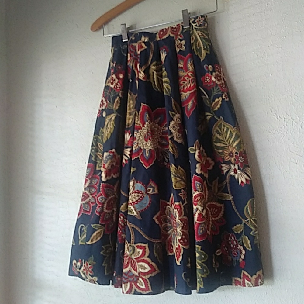 Mid calf cotton pleated navy/red floral skirt